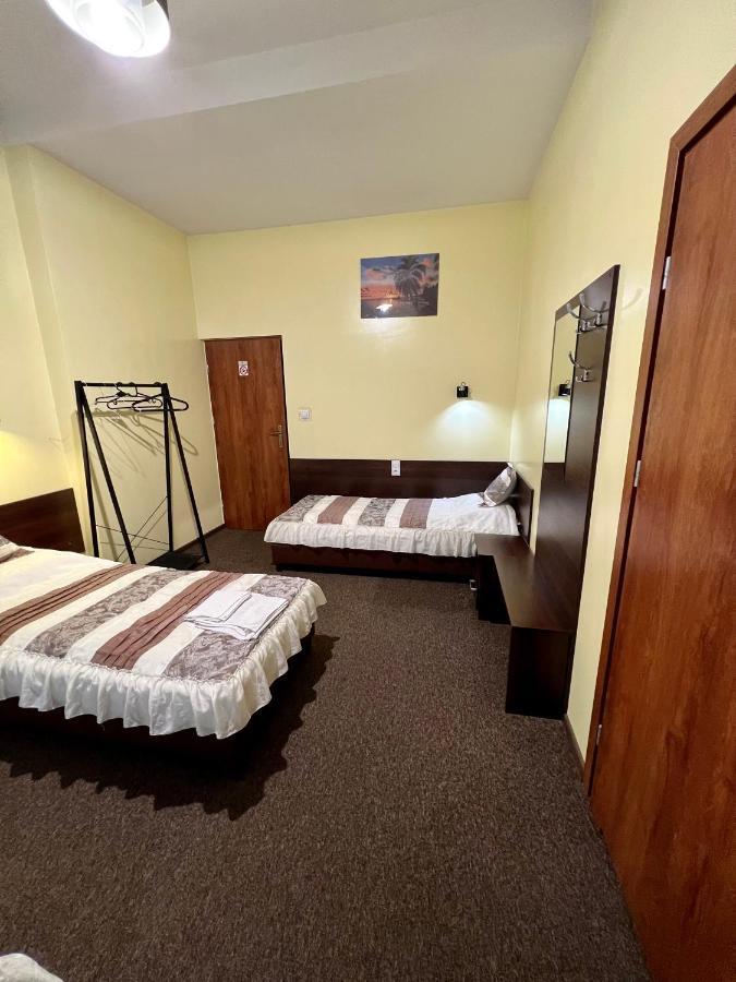 Apartamenty Ostrowiec - Pokoje Goscinne Centrum Ostrowiec Świetokrzyski Exterior foto